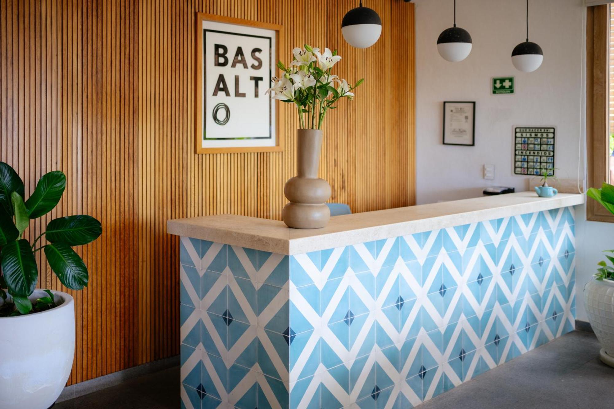 Hotel Basalto Пунта Мита Екстериор снимка